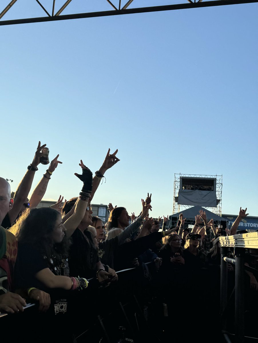 grandcasinoMN's tweet photo. Kicking off RockTember with a bang! 🎤
Let the rock vibes take over. We can’t wait to see you tomorrow night for night two!
#RockOn #Rocktember #ConcertCheck #Concert #Party #FridayNight https://t.co/RrTjrT85Ut