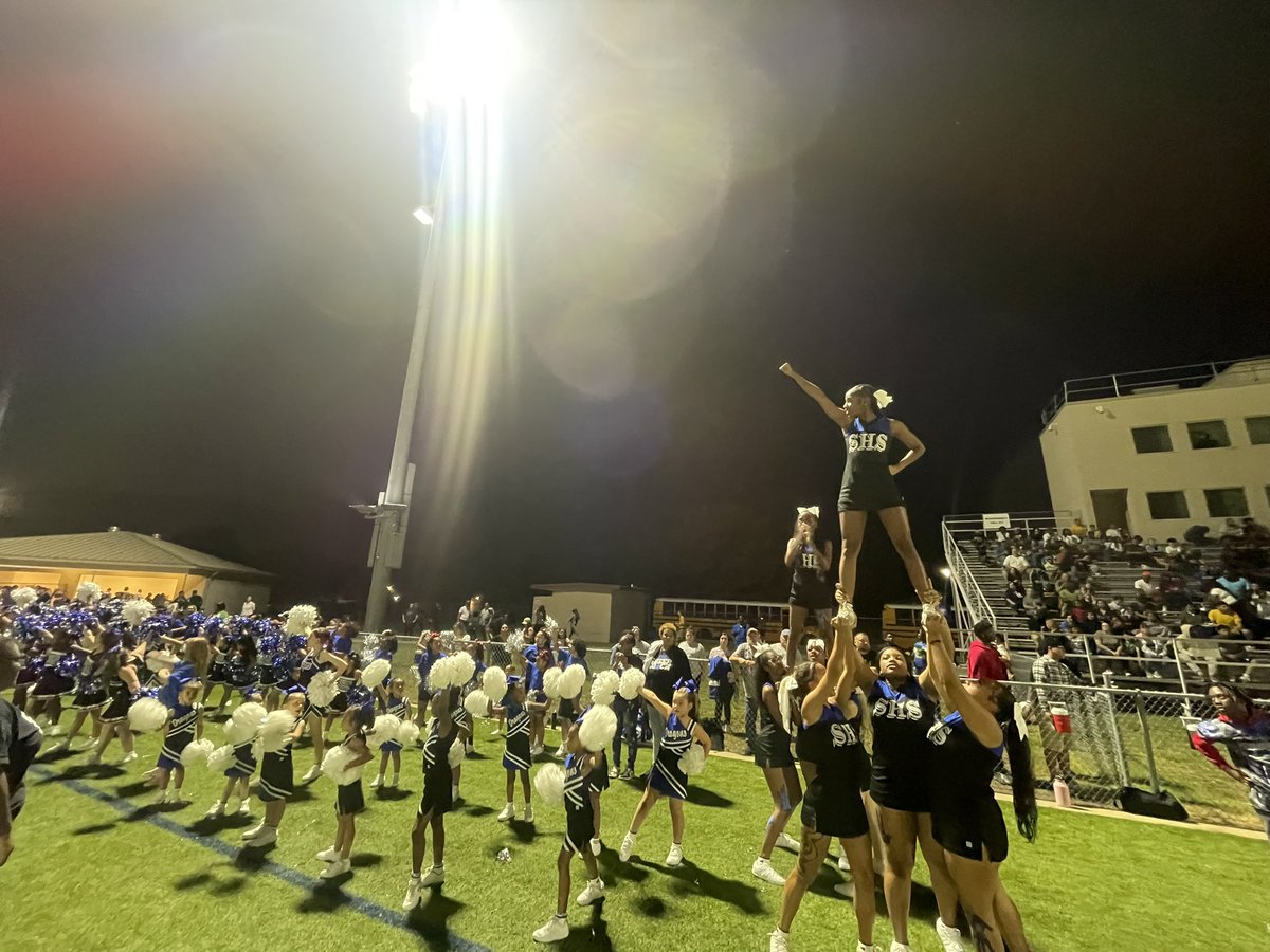 Loved watching our baby Dragons shine tonight! All stars shine bright here in the Ville! Shout out to our feeder school &amp; SYSA for showing love tonight! 

#PTP