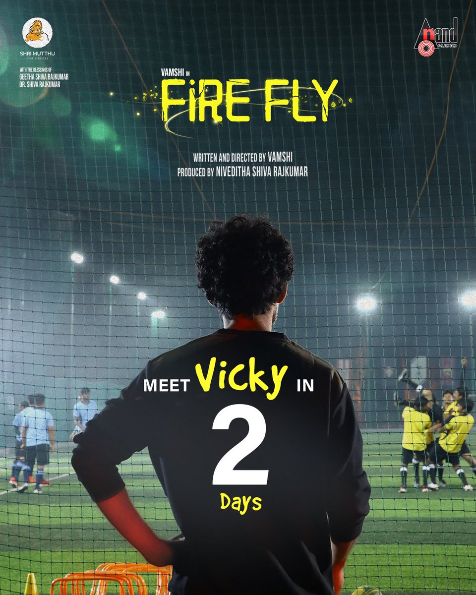 KollywoodStar_'s tweet image. ವಿಕ್ಕಿ ಯಾವಾಗಪ್ಪ intro ಕೊಡ್ತಾನೆ?? Just 2 days wait ಮಾಡಿ ಅಷ್ಟೇ

@NivedithaSrk @charanrajmr2701 @vamshikrishnasm @isheetalshetty @rachana_inder
@raghuniduvalli @abhilashKalati @PROHarisarasu @The_BigLittle @unicographix 
#Firefly #FireflyTheMovie #SMCS