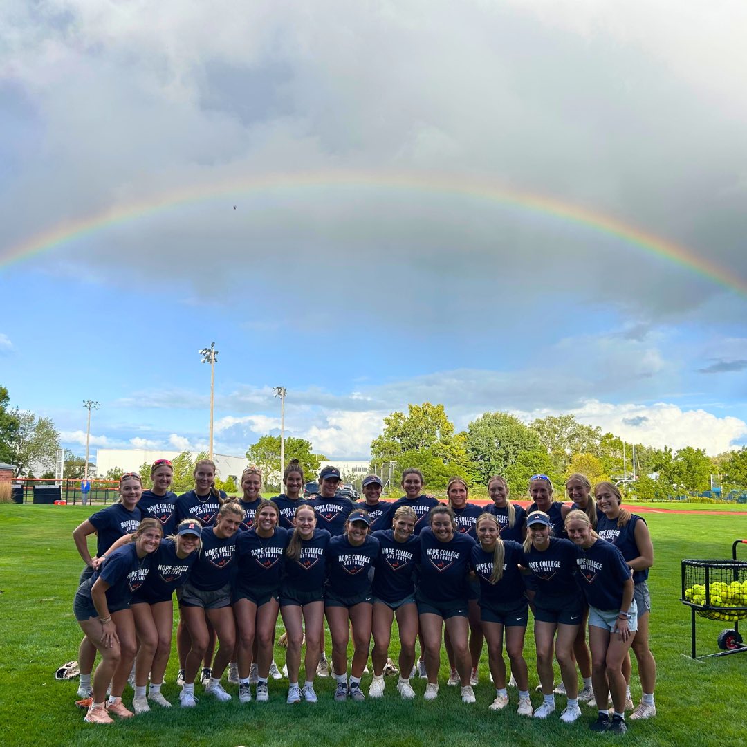 First week of practice in the books!🔥

We bleed orange and blue but we get pretty fired up about a post practice rainbow too!🤘🏽

#RollDutch | #Team51