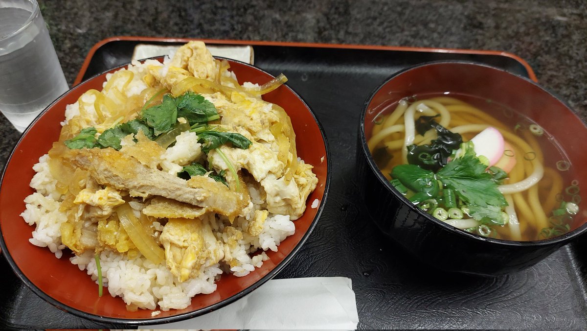 kanetaka1107's tweet photo. 我らの
うを勢ありがとう！！！おっちゃんご飯大盛ありがとう😉 https://t.co/iWXYD2ycJJ