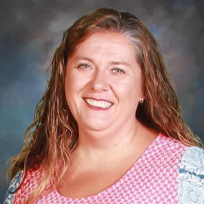 iamlegacy23's tweet image. During the #Apalachee_High_School teacher Jennifer Carter kept her students calm by telling them it was a drill.  'All I could do was ask them to listen and hide,' she described this tragic event as most terrifying 20 minutes of her career.  #Colt_Gray 

Jennifer Carter YOU ARE A