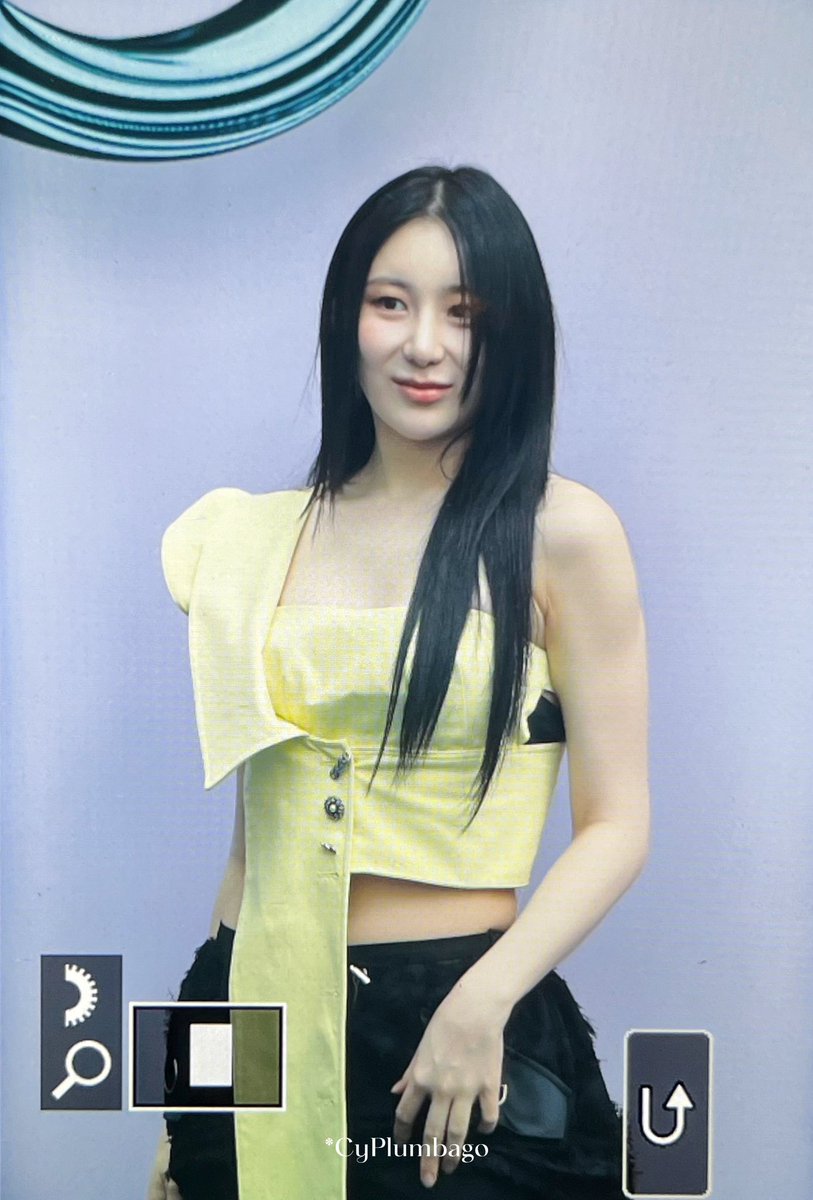 240907 곽현주컬렉션 패션위크
💛

#이채연 #LEECHAEYEON 
#DON_T #SHOWDOWN