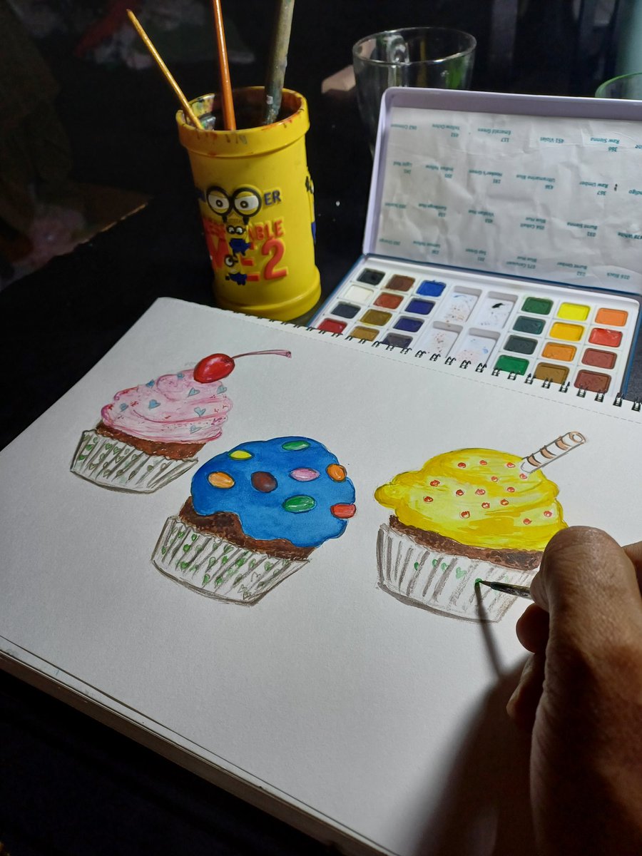 englishclassmv's tweet image. I've rediscovered my greatest joy—painting! 🎨 It’s been so therapeutic and a perfect way to find inner peace here in the Maldives. There’s something magical about expressing yourself through art. Grateful for this journey! #findinginnerpeace #MaldivesArt