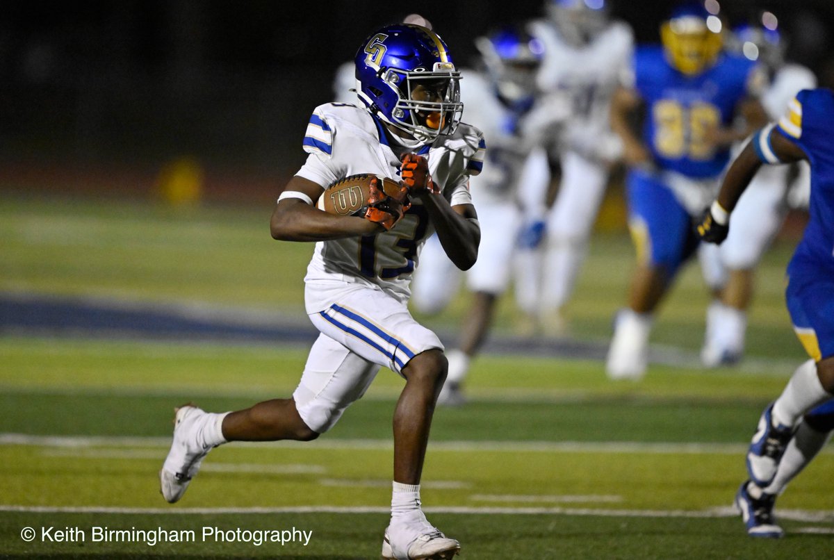 photowkb's tweet image. Charter Oak leads Muir 21-14 during a prep football game at Muir High School in Pasadena. @cifss #cifss #muir #charteroak @SGVNSports #football @nikon #nikon @InsideSoCalSpts