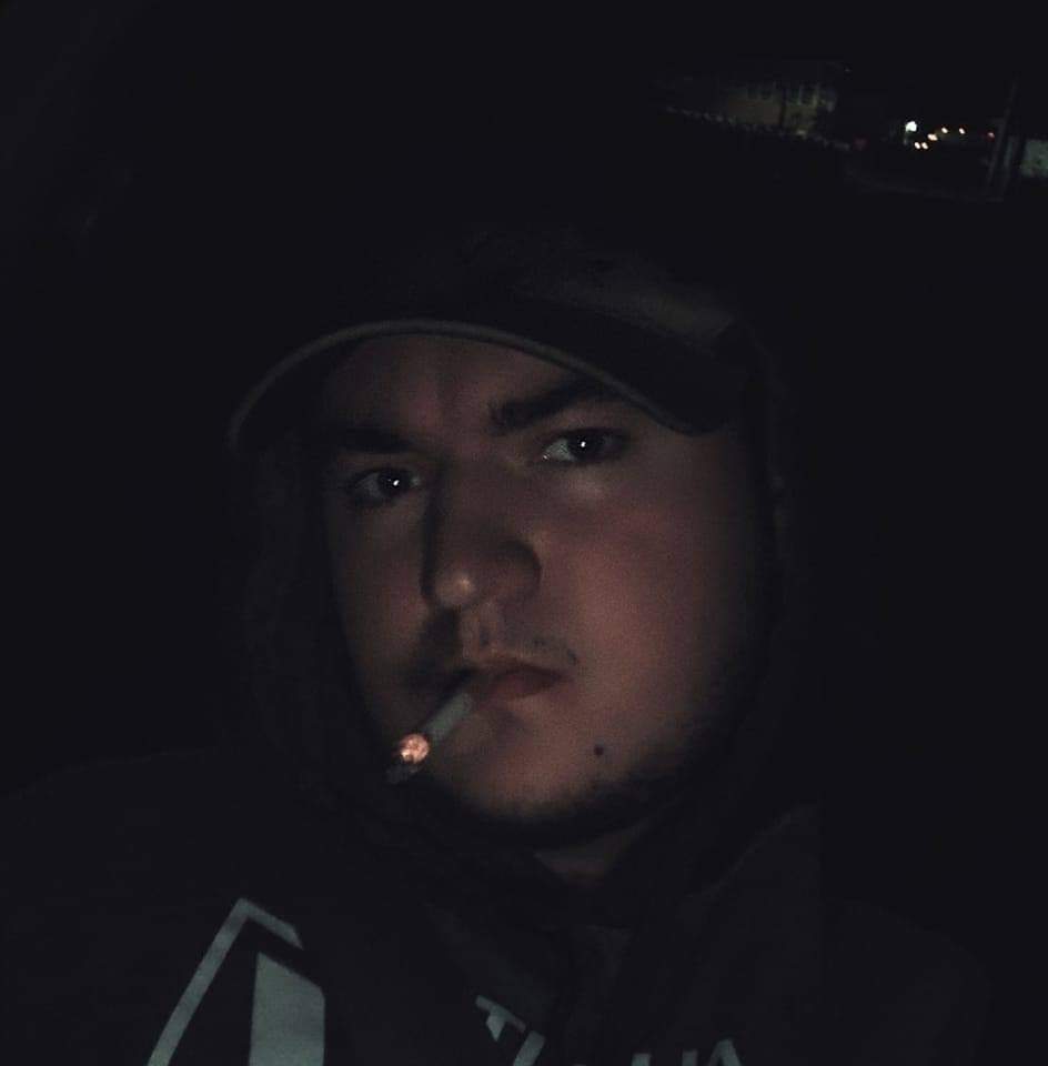 EZY_EG's tweet photo. "Ha Ha ##### B#### I know you been playing mind games ordering from Work everyday all you gonna do is make me mad? What you think I forgot what you did to me? Shit I should have listened To Bri &amp; Josh from the start!! Ha Ha I hope you see this and know the demons back!!! https://t.co/eEYIpkTfkB