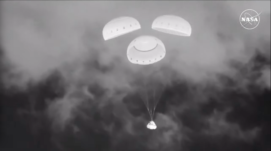 genejm29's tweet photo. #NASA #Boeing #Starliner - Heat shield Jettison confirmed and nitrogen filled air bags are deployed https://t.co/fhncXR42Im