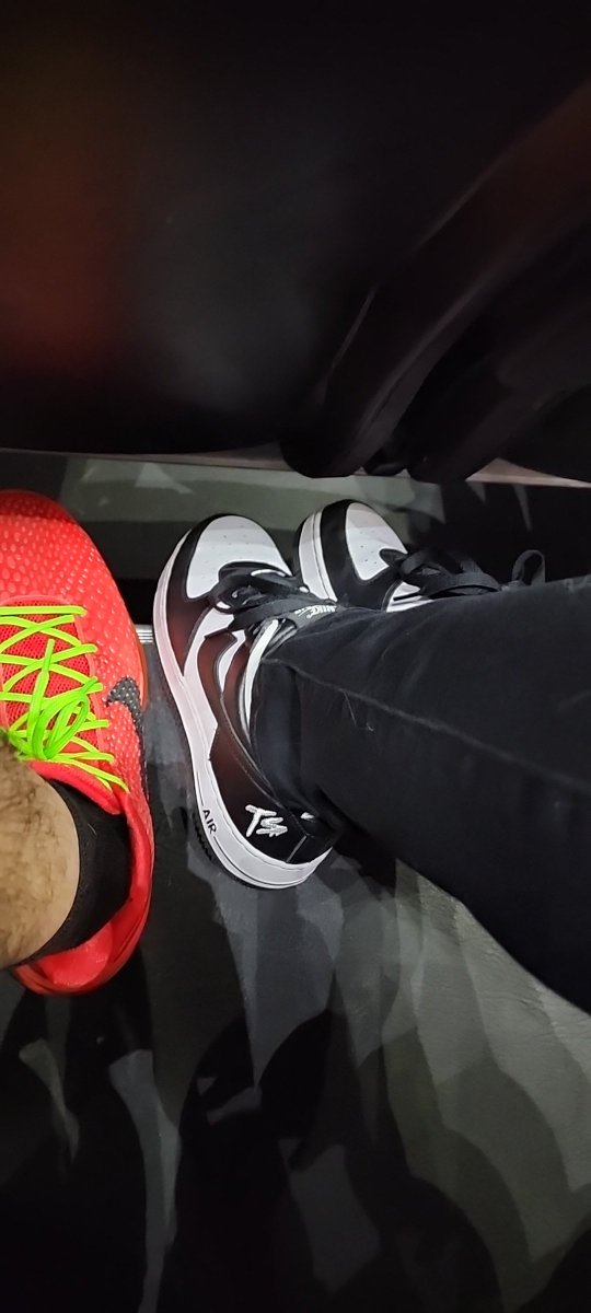 PSap35's tweet photo. @SnkrsStock Wife is rocking her Terror Squad https://t.co/kFuvwmZuJp