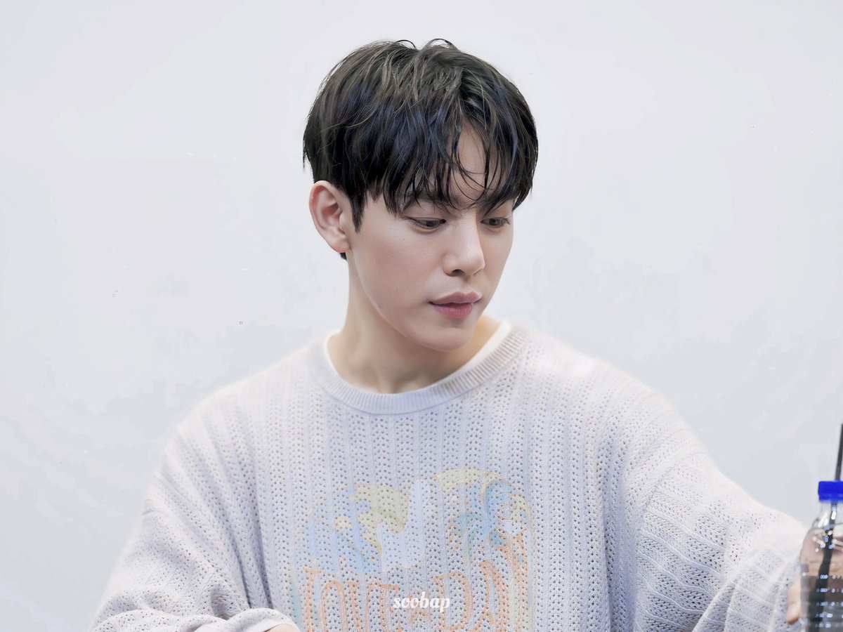 soo_bap's tweet photo. 240906 뮤빗 팬싸

#정대현 #JUNGDAEHYUN 
#BAP #BANG_JUNG_YOO_MOON https://t.co/9ycnUYTC2V