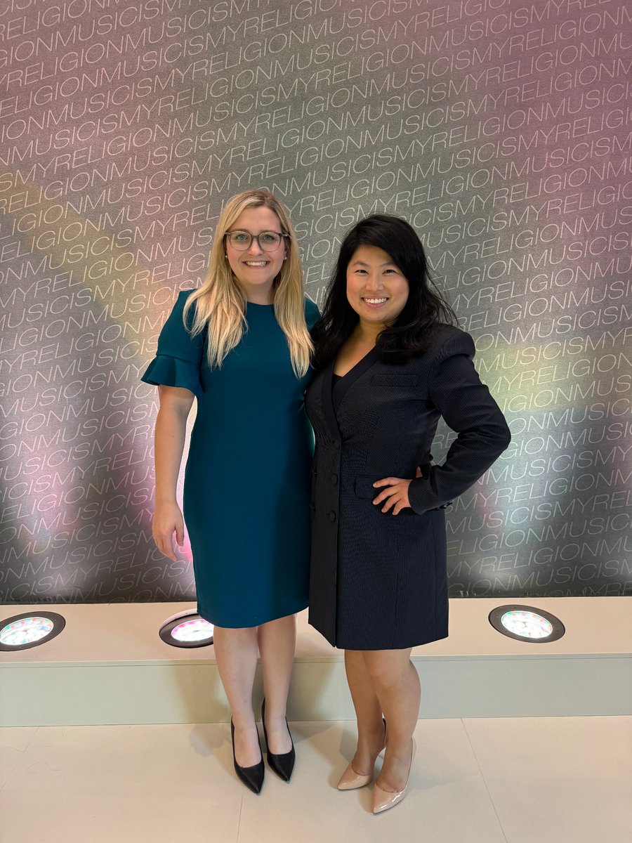 Anna Xue (@annaxuemd) on Twitter photo Inaugural <a href="/WomenInThoracic/">WomenInThoracicSurg</a> meeting with some amazing current (and future!) CT surgeons…and with a special appearance by my favorite naval officer 👩🏻⚕️ ⚓️ Inaugural <a href="/WomenInThoracic/">WomenInThoracicSurg</a> meeting with some amazing current (and future!) CT surgeons…and with a special appearance by my favorite naval officer 👩🏻⚕️ ⚓️
