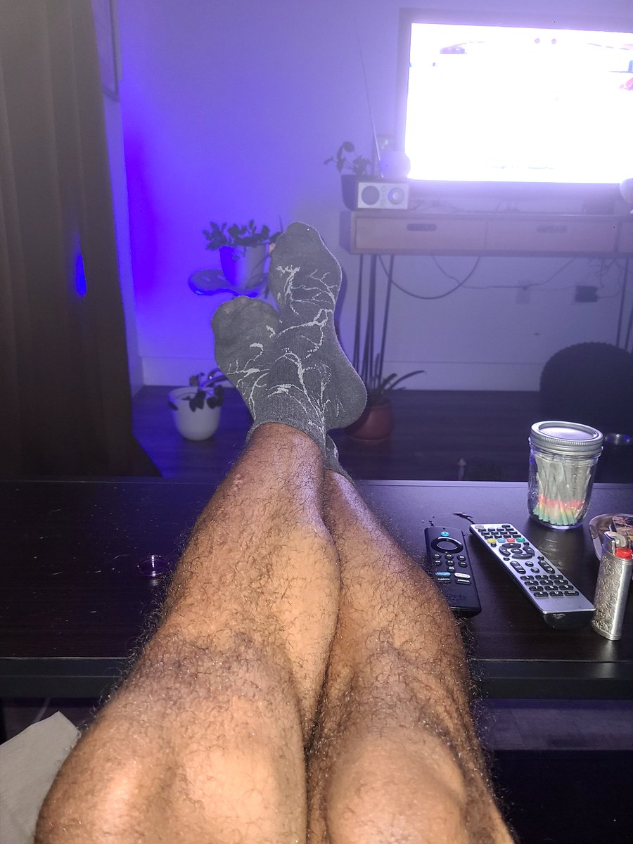 CashmasterJroc's tweet photo. You only deserve stinky socks filled with Alpha sweat. While I enjoy a drink and a joint 😆
#masterjroc #alpha #findom #cashmaster https://t.co/anSZivGyqt