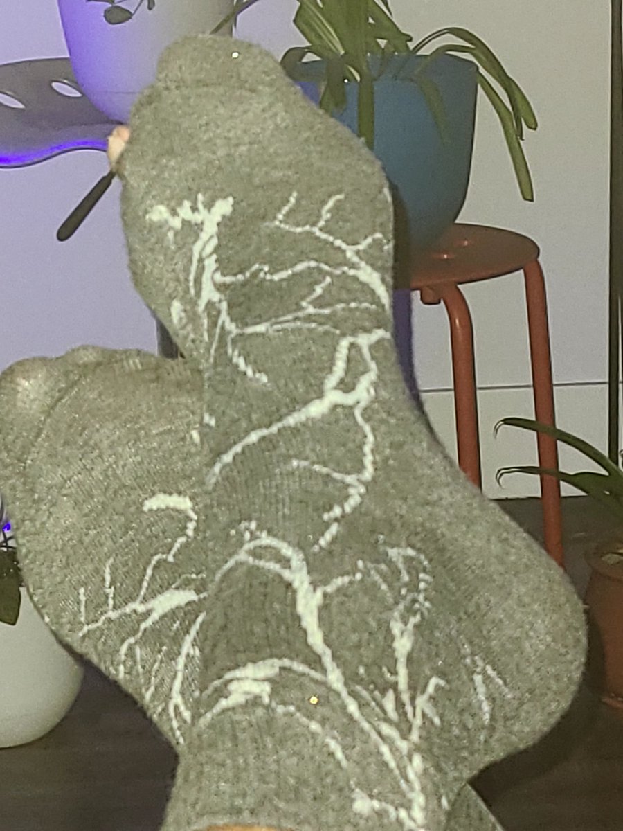 CashmasterJroc's tweet photo. You only deserve stinky socks filled with Alpha sweat. While I enjoy a drink and a joint 😆
#masterjroc #alpha #findom #cashmaster https://t.co/anSZivGyqt