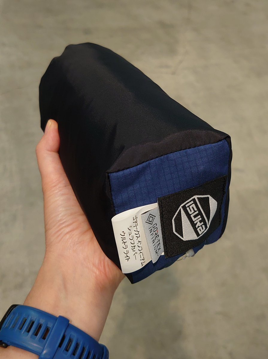 ISUKA GORE-TEX INFINIUM シュラフカバー ネイビーブルー