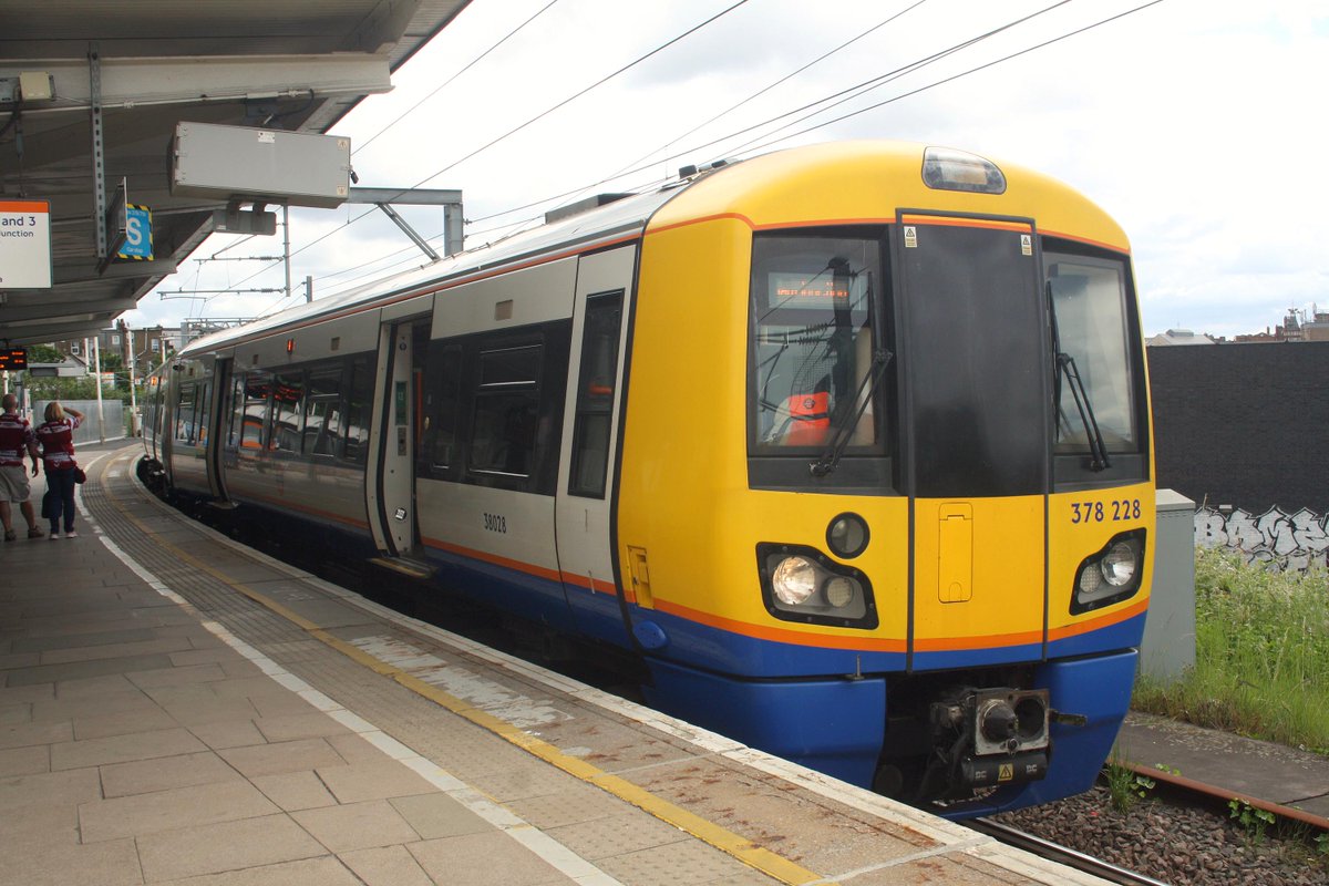 mavmaramis's tweet image. Willesden Junction, London. 378228. Photo: 08.06.2024. #London #railway #Class378 @SalopianLyne @SteelCityDog_