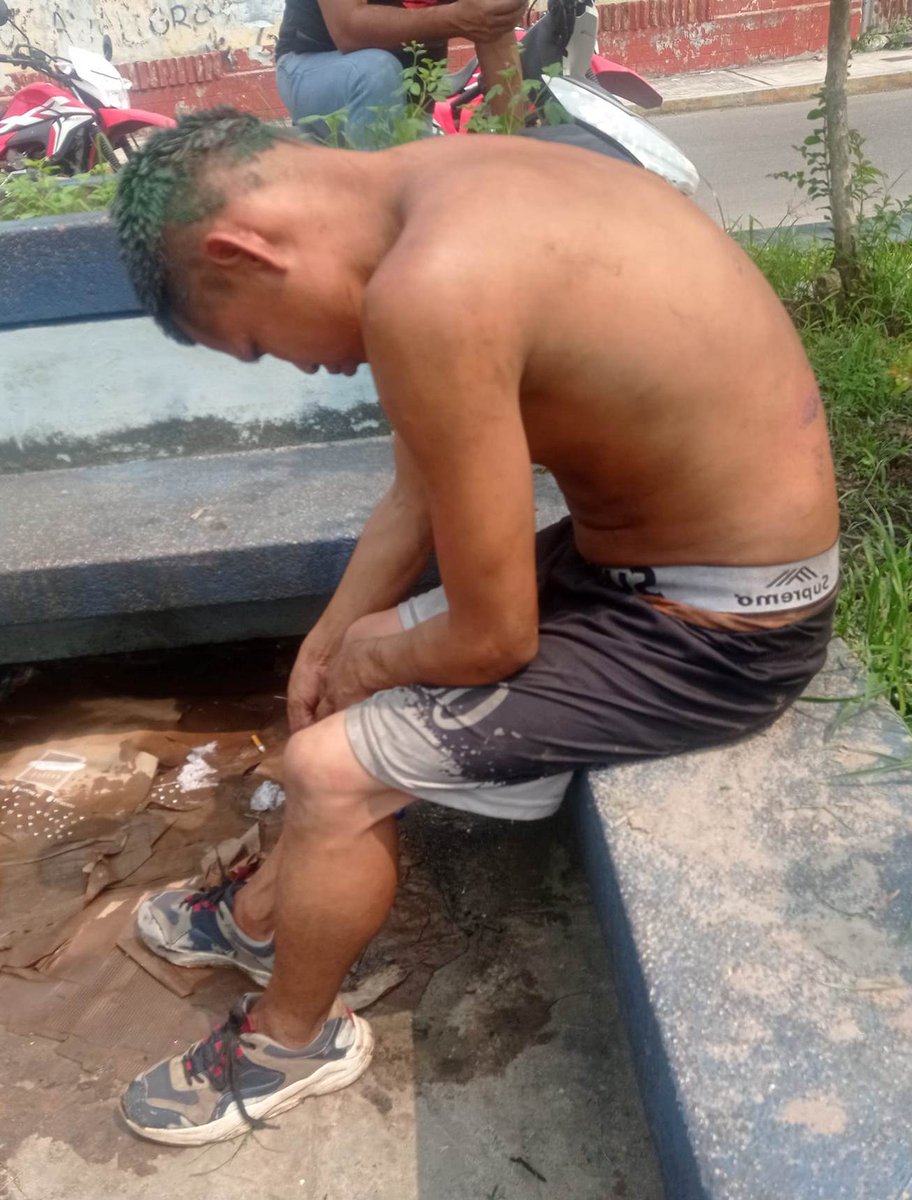 Recomendamos no ver el video. OTRO CRIMINAL MÁS q mató a un indefenso animalito q no le hacía daño a nadie. EL MALDITO ES NEISER PEREZ VILLACREZ, DNI: 73185017. EL CRIMEN SUCEDIÓ EN IQUITOS, PERÚ. La asoc. Animalover Solidaridar hizo la denuncia pero la <a href="/FiscaliaPeru/">Ministerio Público</a> lo soltó