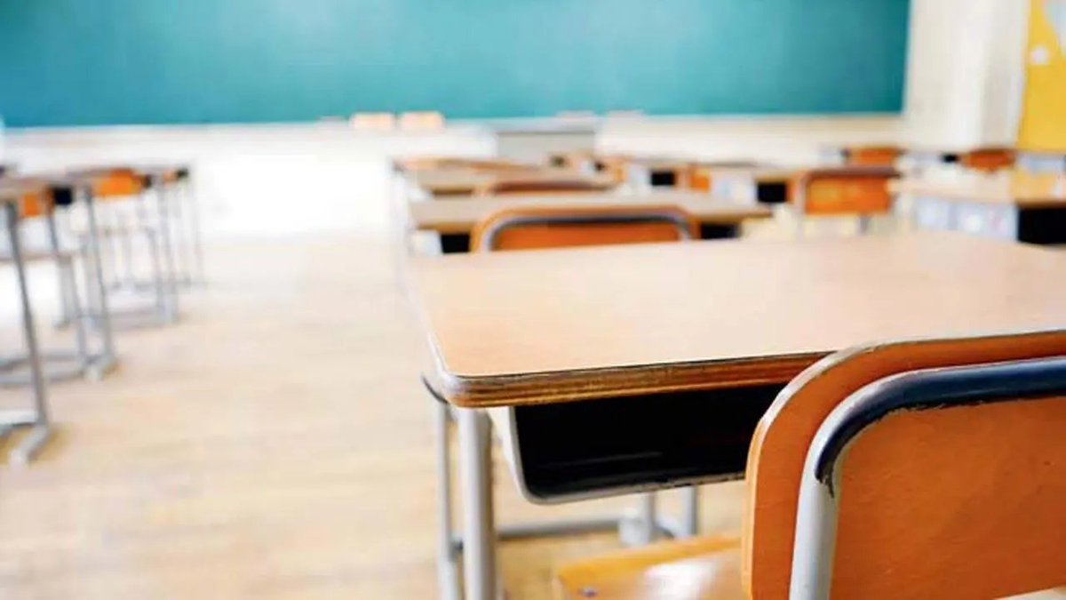 mid_day's tweet image. Mumbai: Experts want to do away with 3-year law course 

By: @vinodkumarmenon 

#Law #LawCourse #Education #MumbaiNews 

mid-day.com/mumbai/mumbai-…