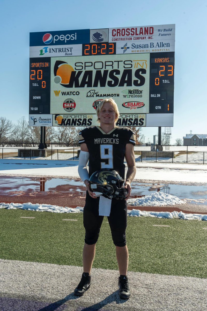 Tate McNew of Maize South (5A🏈) opens up his senior campaign as expected in 56-20 win over Newton. 17/21 - 332 passing yards, 6 passing TD’s (school record), 0 INT. McNew was the Non-Senior Offensive Player of the Year in the state of Kansas last season as a junior.