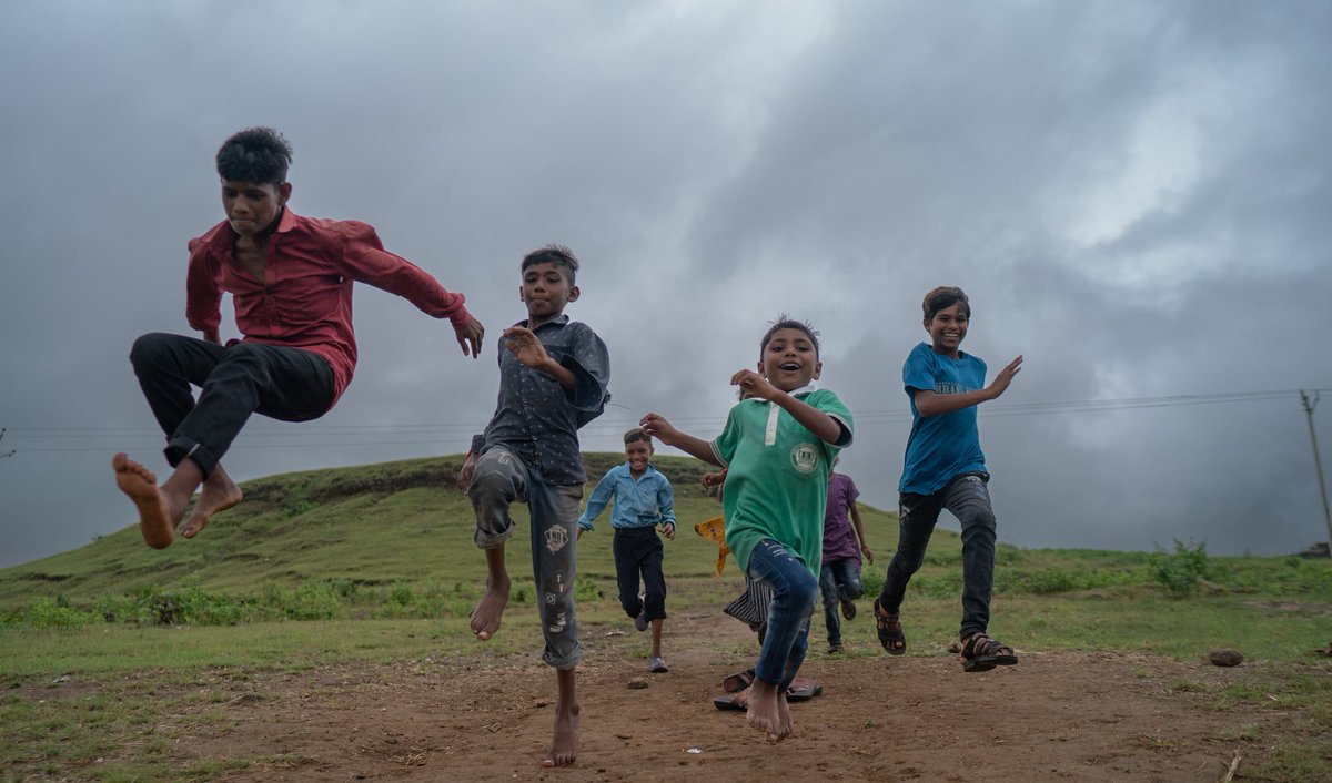 Anil5's tweet photo. Hey, today is International Day of Clean Air and Blue Skies 🔵 sharing images clicked by Youth4Children volunteers from 💙 of India. #Youth4Children #UNICEF https://t.co/omUUxaI6jk