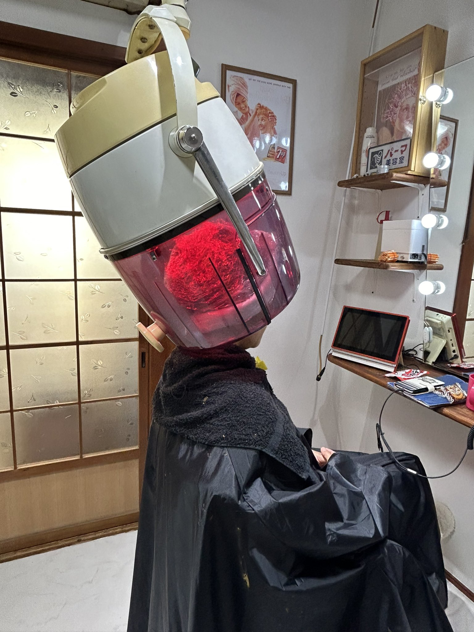 美容室　釜　ドライアー お釜ドライヤーレトロ美容室 (こんちゃん) 淀川の美容家電