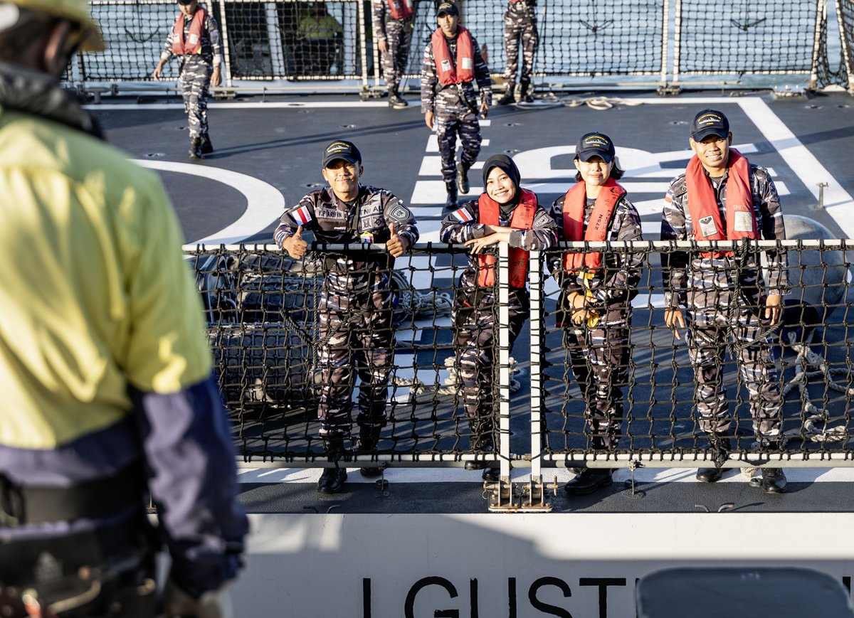 Australian_Navy's tweet photo. Selamat datang Indonesian! KRI I Gusti Ngurah Rai arrived in Darwin today for Exercise Kakadu 2024! 🇦🇺 🇮🇩 👋 

#ExKakadu #KA24 https://t.co/JBLRJpTo4E