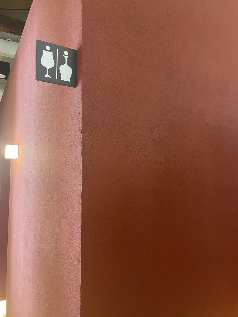 iwashi_wine's tweet photo. トイレの表示がおしゃれ https://t.co/25t1RErmqd