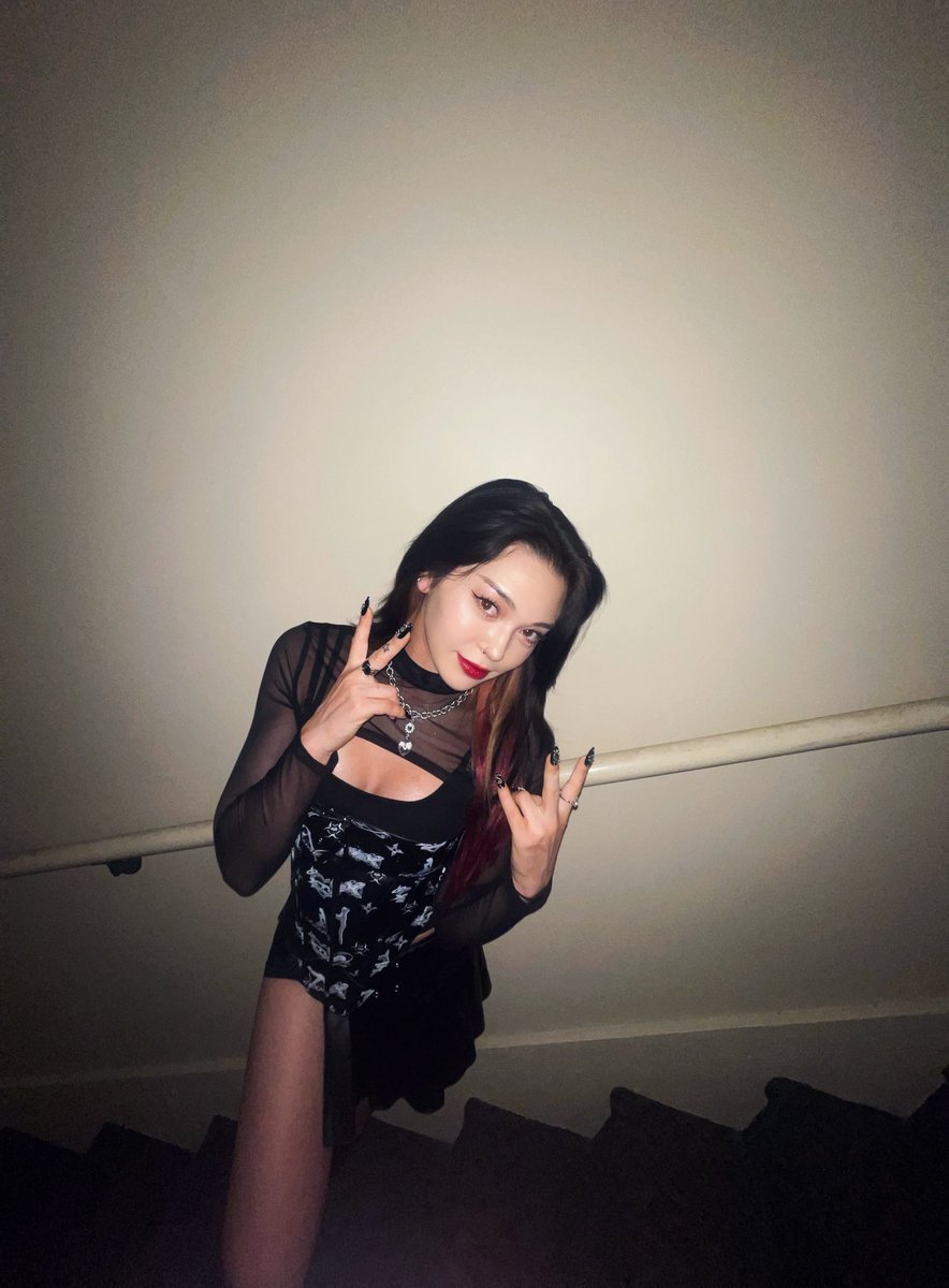 zblabelaccount's tweet photo. NEON PRAIRIE!!! YOU WERE SO FUN!!! always stoked to be back in my hometown 💛🧡🩷💜 may this be the first of many!! i love you all so much and eagerly await the day we meet again 🌅 <3 forever your tulsa girl https://t.co/vvfI1viR6b