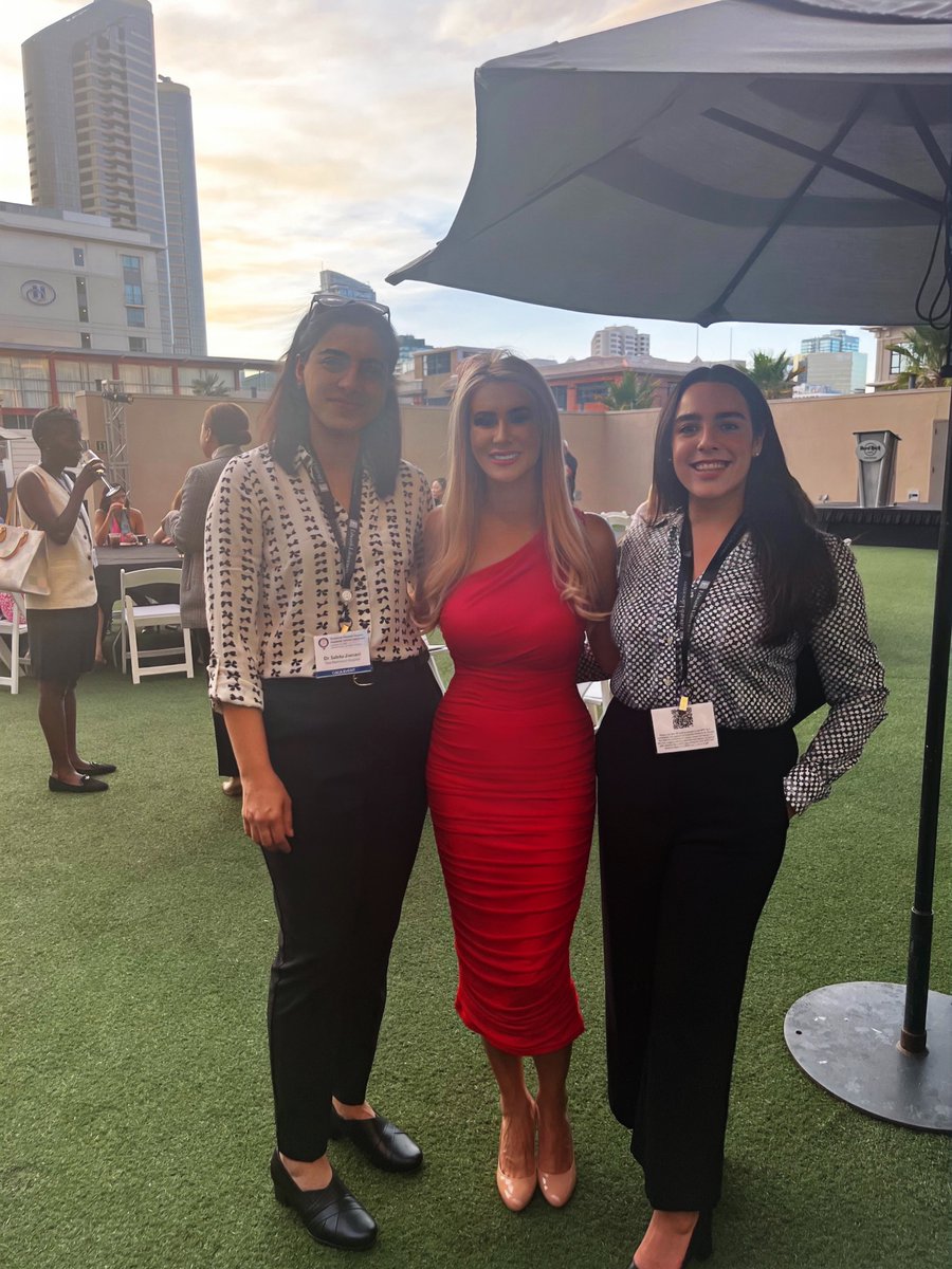 Alexandra Kharazi tweet media