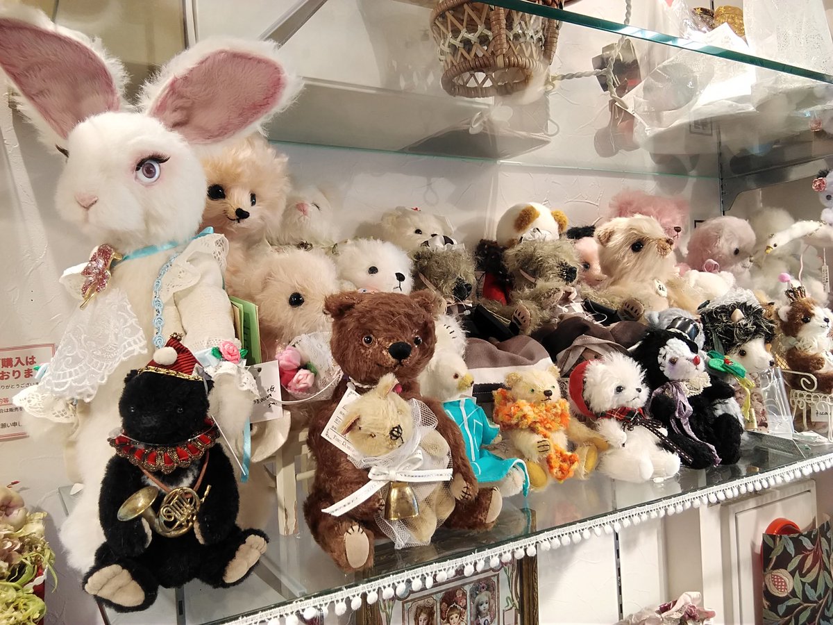 timeroman_doll's tweet photo. ■タイムロマンからのお知らせ■
タイムロマンショップでは、心癒される可愛らしい
テディベア&アニマル達がお迎え待ちです🐻
是非、この機会にタイムロマンショップにお越しくださいませ🌹
通信販売はこちらから
https://t.co/Qx1Pvcy8wG
#タイムロマン #timeroman #テディベア #ベア https://t.co/uy9Zk8khDl