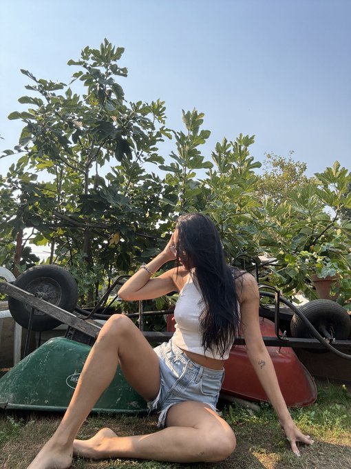 Country Girl https://t.co/0FGOj1Brmq<a href="/tag/happybirthday"class="tags"><span>#happybirthday</span></a><a href="/tag/virgo"class="tags"><span>#virgo</span></a>