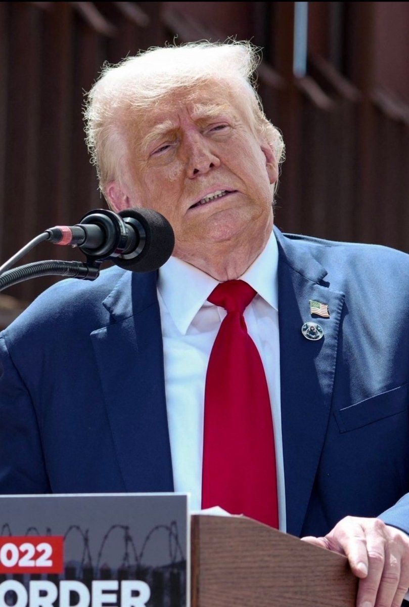 mmpadellan's tweet image. REMINDER: Since most of the media has forgotten its obsession with age, I'm here to remind y'all that trump is old AF.

Old and weird.