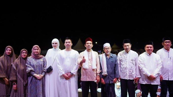 Tablig Akbar di Banjarbaru, UAS Dukung Lisa-Wartono hingga Kisahkan Pemimpin Perempuan dlvr.it/TCx6kl