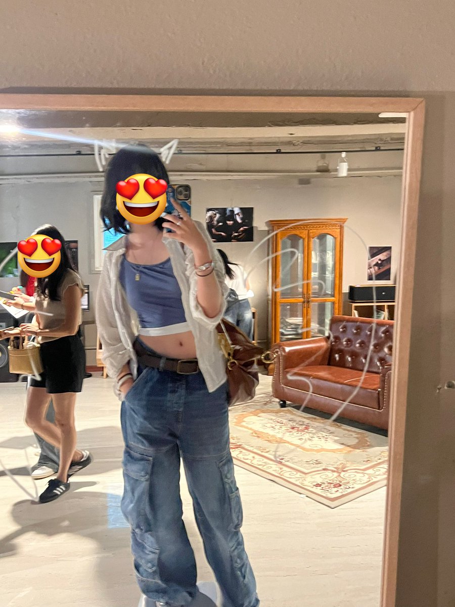WforBH's tweet photo. 🍍🍍🍍 https://t.co/3lGXlGr0N1