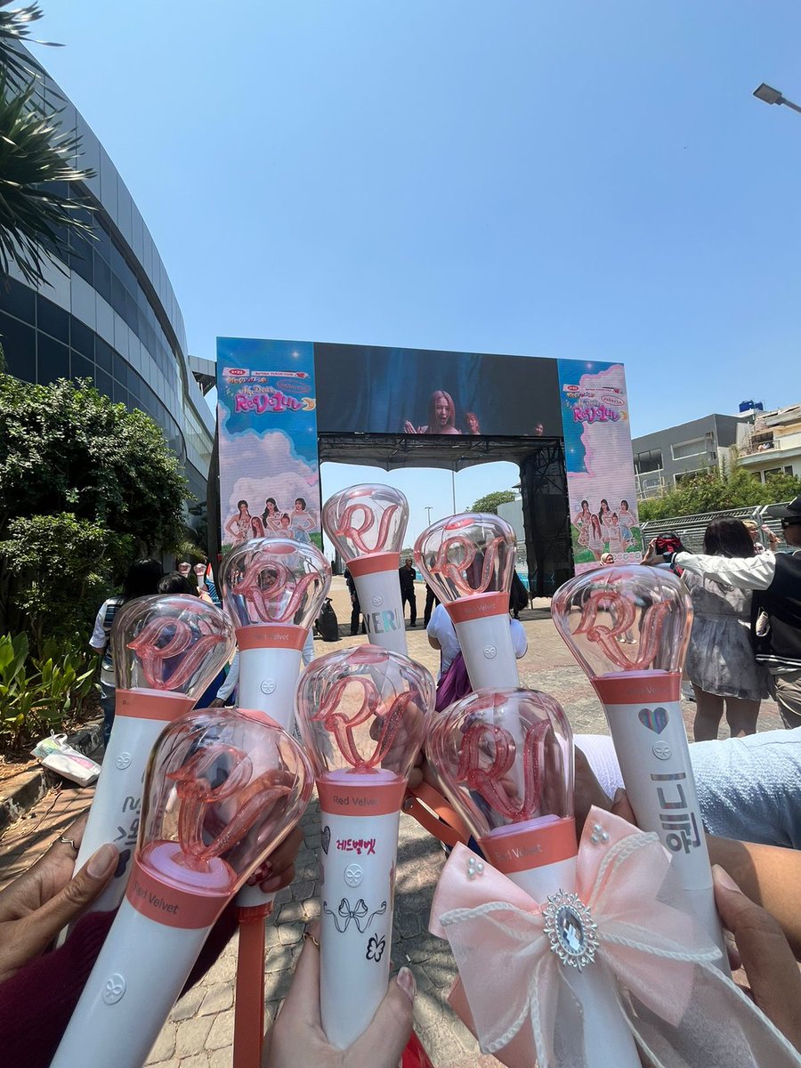 𝑚𝑢𝑡🍒 tweet media