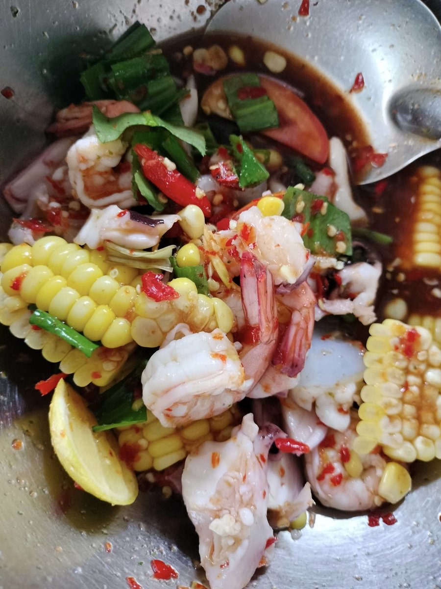 คนยำกับยำเทอว่าอันไหนแซ่บกว่ากันอะ😋
#แซ่บซี๊ด #อร่อยกว่าเราก็รสดีแล้วปะ #โสดทักมา  #จีบได้ทำกับข้าวอร่อย #จีบได้