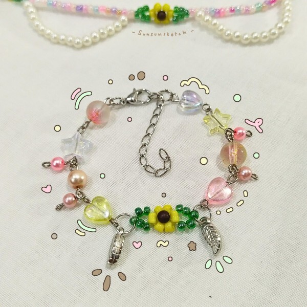 sells | Interest check!! 🌻

Hello, everyone!!
Aku mau open PO sunflower bracelet cantik ini!! Adakah yang tertarik dan mau ditag? Kindly drop ur pretty @. yaah 🙌🏻 
Thank youu 💚🩷 (@.sunsunsketch)