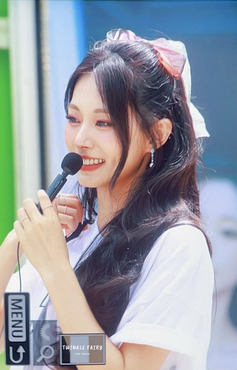 TwinkleFairy614's tweet photo. 240907 프리뷰

우리 대스타 쯔위 ㅠㅠ

#abouTZU #Tzuyu_1stMiniAlbum
#TZUYU #RunAway
#쯔위_솔로데뷔_어바웃쯔 #TZUYU_SOLO_Debut
#쯔위 #TZUYU #子瑜 #ツウィ 
#TWICE #트와이스 https://t.co/EE6fsSfYZn