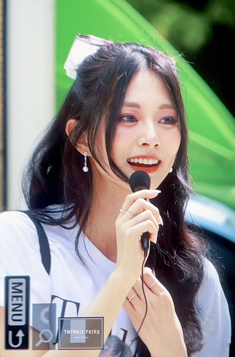 TwinkleFairy614's tweet photo. 240907 프리뷰

우리 대스타 쯔위 ㅠㅠ

#abouTZU #Tzuyu_1stMiniAlbum
#TZUYU #RunAway
#쯔위_솔로데뷔_어바웃쯔 #TZUYU_SOLO_Debut
#쯔위 #TZUYU #子瑜 #ツウィ 
#TWICE #트와이스 https://t.co/EE6fsSfYZn