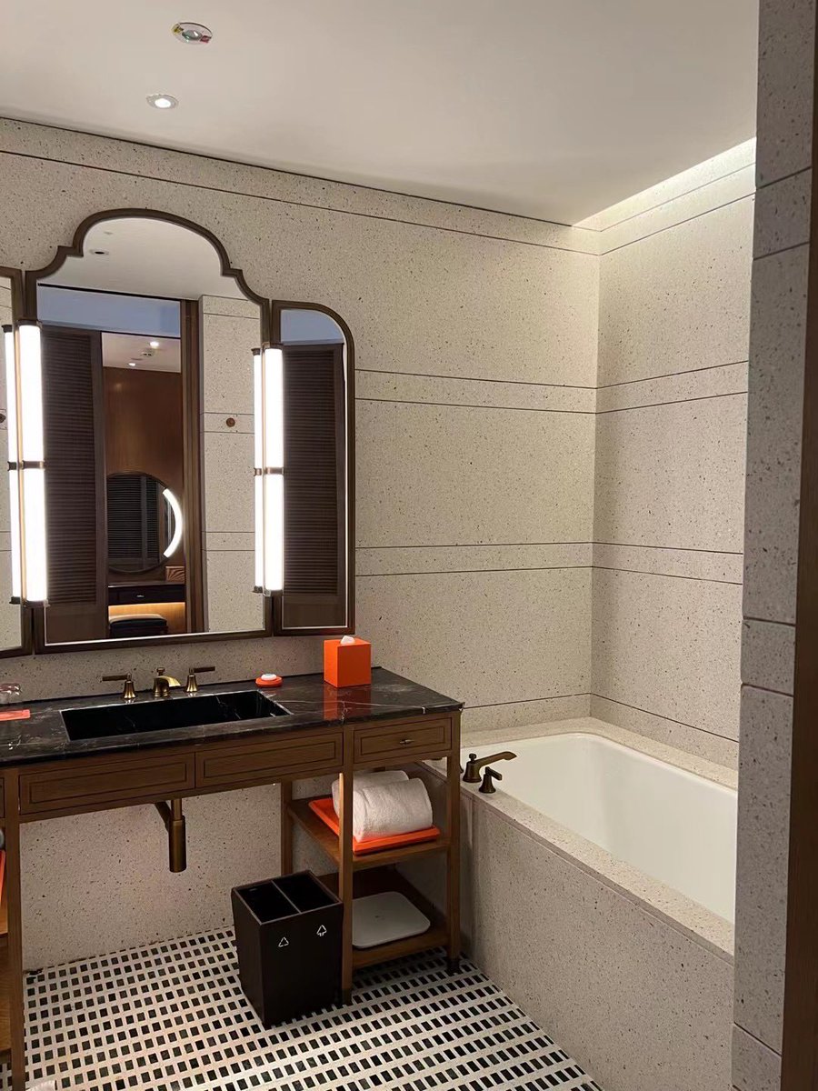 #0760#粤T#中山    找个伴侣是一件困难的事