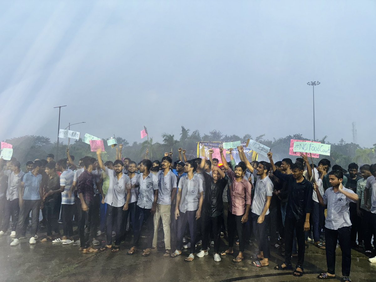 TSAS__Official's tweet photo. Students at #RGUKTBasar are rallying for change! Fed up with the negligence of the in-charge Vice Chancellor who fails to address pressing issues and is absent from campus, they are demanding immediate action. Their call: a regular VC who cares about the students' future.#TSAS https://t.co/UxiAuLsYUA
