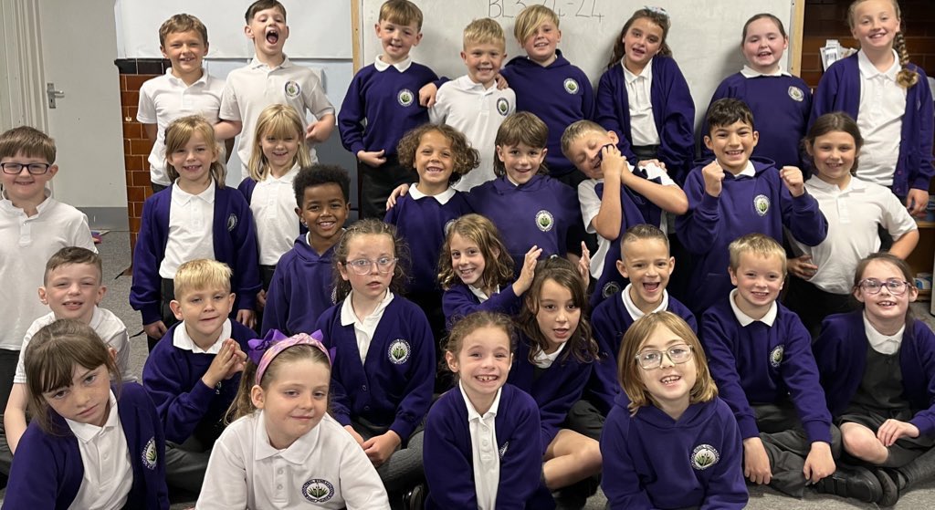 Wythnos gyntaf ym Mlwyddyn 3 ✅🤩

First week in Year 3 ✅🤩

<a href="/ygsantcurig1/">YGSantCurig</a> 💜