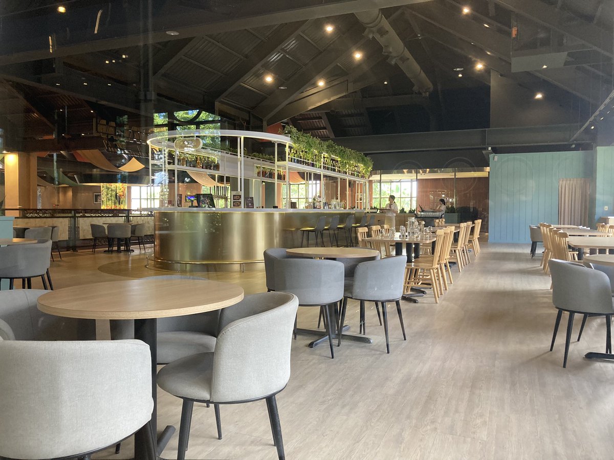 Tasting Kavalan <a href="/distillery/">The Distillery</a> shop, Podium cask, Peated  Distillery Reserve, Port cask, Conductor, Rum cask, Amontillado cask, PX Sherry cask…got pretty drunk ~😚