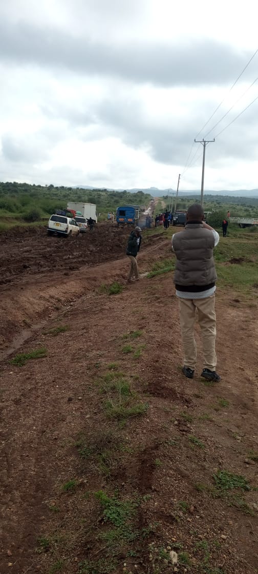 naeku_lenges's tweet photo. Today the citizens of laikipia north take it to the streets to demand for better roads. @citizentvkenya @KTNNewsKE @morarakebaso #laikipianorth #NanyukiDoldolRoad https://t.co/22lW1zi3G6