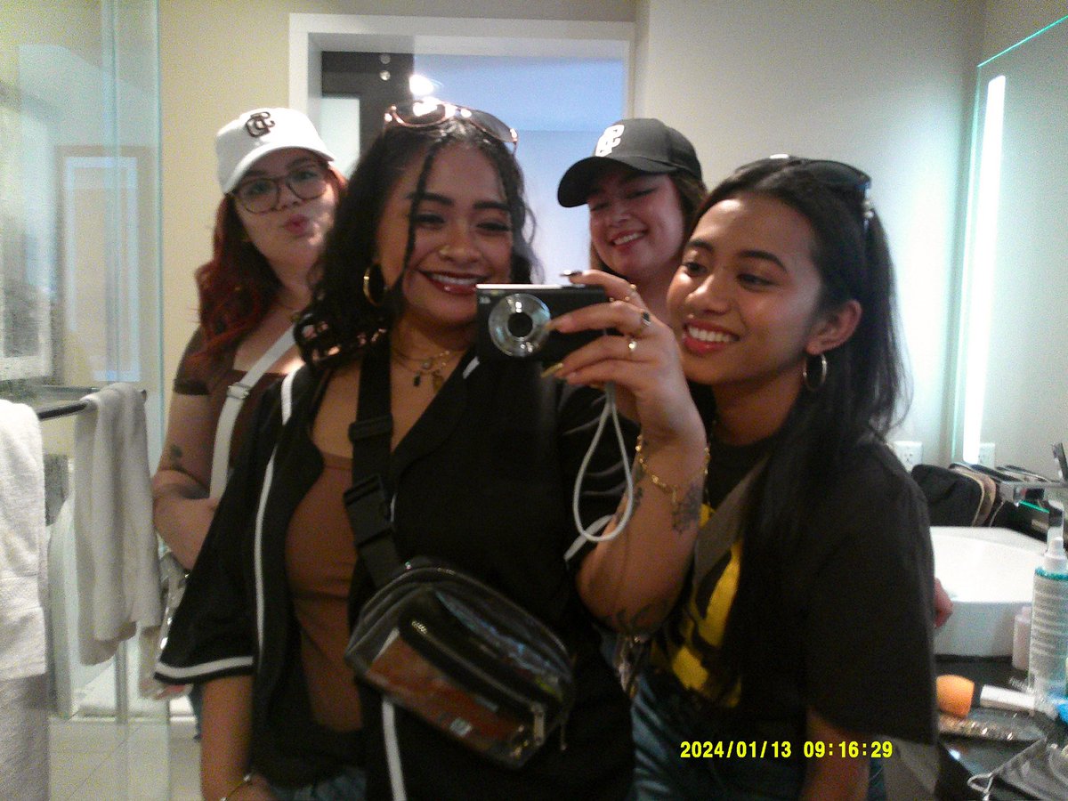 𝓶𝓪𝓻𝓲𝓪𝓱 tweet media