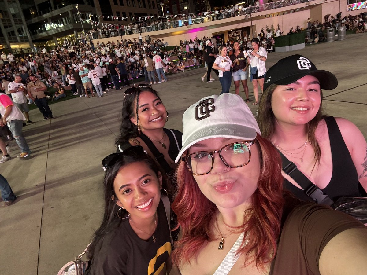 𝓶𝓪𝓻𝓲𝓪𝓱 tweet media