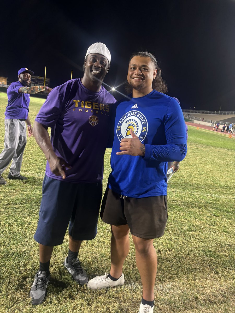 David Ausberry Jr (@dausberry2525) on Twitter photo So humbled to be back to spend some time with the guys!! <a href="/green_jamier/">Jamier Green</a> <a href="/7AndrewRobinson/">Andrew Robinson</a> <a href="/Tsmo07/">Travis (TJ) Alverson</a> <a href="/Jaiden_Wright1/">Jaiden Wright 🇦🇸🇼🇸</a> So humbled to be back to spend some time with the guys!! <a href="/green_jamier/">Jamier Green</a> <a href="/7AndrewRobinson/">Andrew Robinson</a> <a href="/Tsmo07/">Travis (TJ) Alverson</a> <a href="/Jaiden_Wright1/">Jaiden Wright 🇦🇸🇼🇸</a>