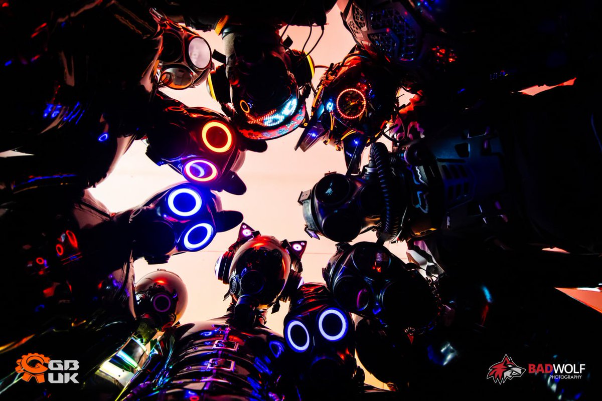 PupHexUK's tweet photo. Absolute favourite pic from @GearBlastUK this sums up the fun of the weekend. The photographer is fine by the way they are just very mindless, obediant and only have a serial number and no name after this picture. #oneofus https://t.co/9osZUbI2oH