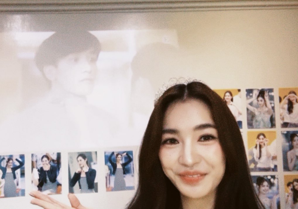 PMeaintkONY's tweet image. มะมิ้นท์อ้าาาาาาาา เก็บโปรเจคคาเฟ่วันเกิดรูปเดี่ยวตัวเองก็น่ารักมากๆแล้ว นี่ถ่ายลง สตร ดุจกับพิกกี้ลงด้วยยยยย งุ้ยยยย แง้งงง คิ้วมากๆๆๆๆๆๆๆเลย รักมะมิ้นท์โคดดดดดดๆๆๆๆๆๆๆๆๆเลยนะ 🐰💖#พีคมิ้นท์