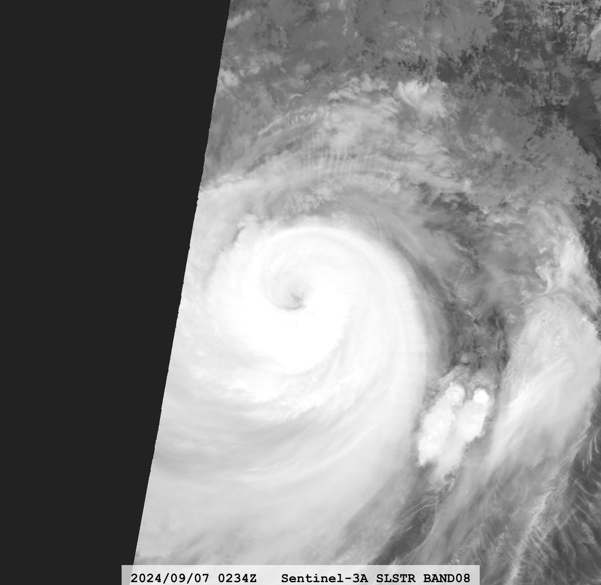 zeb199818's tweet photo. #12W Typhoon #YAGI
Satellite: #Sentinel3A #SLSTR #OLCI
Channel :
#SLSTR S8 (10.854 µm) 1-km
#OLCI S8 (0.673 µm) 300-m
Time : 2024/09/07 0234Z https://t.co/ihpNsuSwZ1