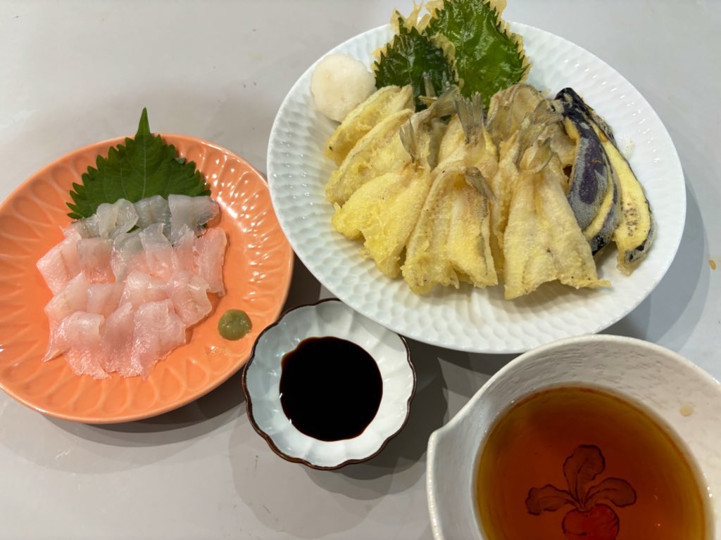 tttttttz_'s tweet photo. 友達の船乗せてもらってキス釣りしてきました😃

久しぶりに料理頑張ったよ🍳 https://t.co/ovModJF0WU
