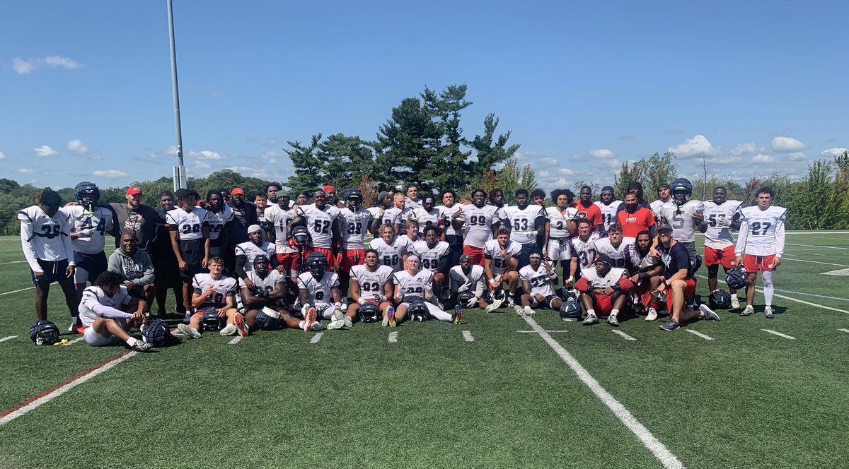 CoachPlungasJMU's tweet image. Gameday. Love this team!

Fight till the end. 

#PushNPull #SwarmAndSmash #SingularFocus #H2